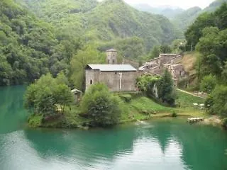 Kır Evi Borgo Isola Santa Konuk evi