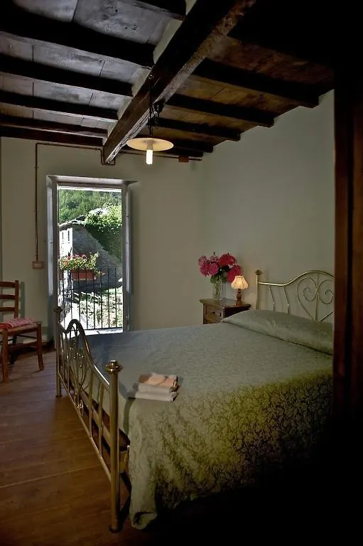 Kır Evi Borgo Isola Santa Konuk evi